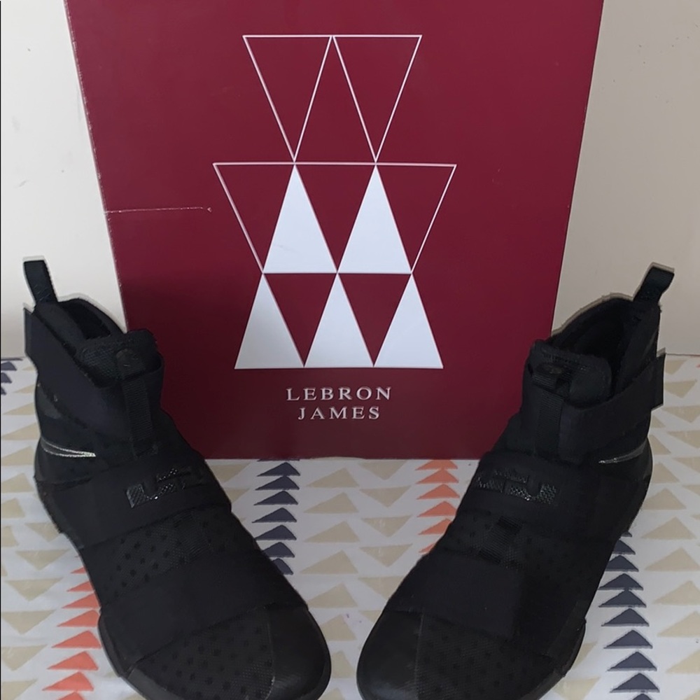 Lebron Soldier 10